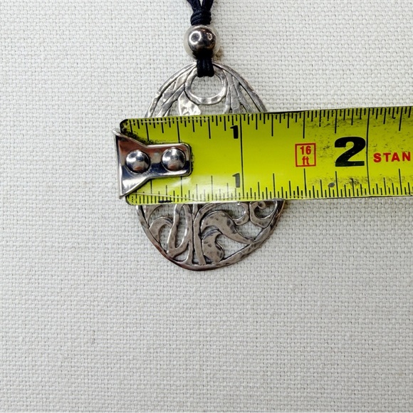 Silpada Silver Oval Scrollwork Filigree Pendant 3 Strand Necklace Retired - Picture 9 of 11